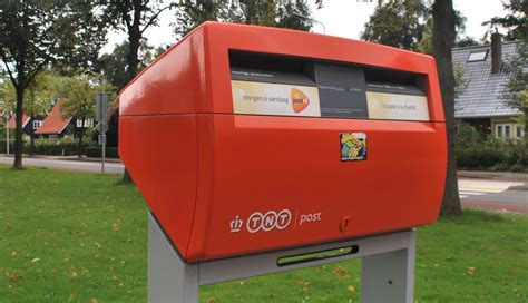 postnl in de buurt.